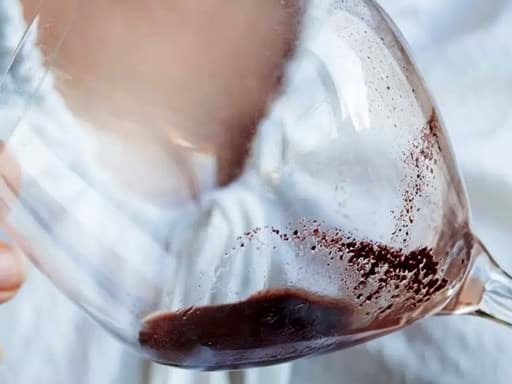 Nguyên nhân nào tạo nên cặn trong rượu vang? Nguyên nhân nào tạo nên cặn trong rượu vang?