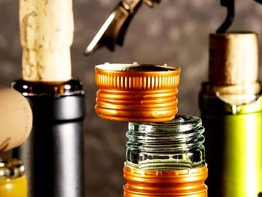 Sự khác nhau giữa nút bấn và nắp vặn  Sự khác nhau giữa nút bấn và nắp vặn