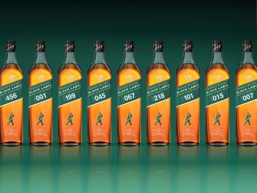 Johnnie Walker Black Label Squid Game Edition được cho ra mắt  Johnnie Walker Black Label Squid Game Edition được cho ra mắt