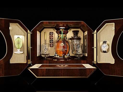 Chai rượu Irish whisky vừa thiết lập kỉ lục giá 2,8 triệu đô la  Chai rượu Irish whisky vừa thiết lập kỉ lục giá 2,8 triệu đô la