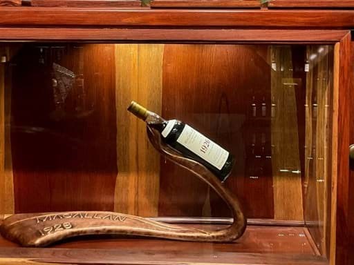 Chai whisky đắt tiền nhất thế giới  Chai whisky đắt tiền nhất thế giới