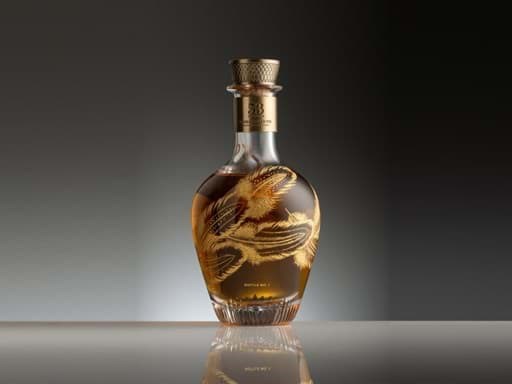 Royal Salute ra mắt chai rượu whisky 53 năm Royal Salute ra mắt chai rượu whisky 53 năm