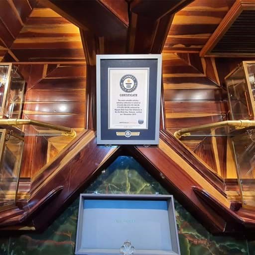 Doanh nhân Việt Nam sở hữu bộ sưu tập whisky quý giá & hiếm nhất thế giới. Doanh nhân Việt Nam sở hữu bộ sưu tập whisky quý giá & hiếm nhất thế giới.