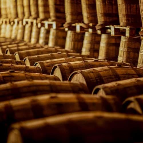 Nhà máy chưng cất rượu whisky của Việt Nam ra mắt thùng rượu single malt đầu tiên 