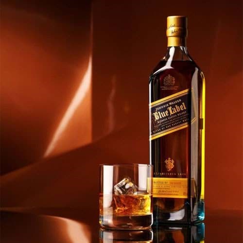 Top 10 thương hiệu rượu Scotch whisky bán chạy nhất năm 2023 