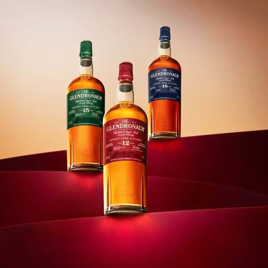 Diện mạo mới của rượu Glendronach whisky với sự hợp tác của Rankin 