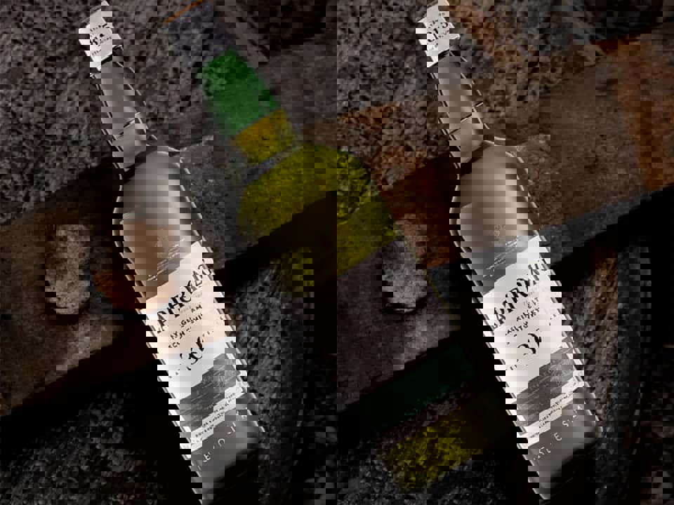 Laphroaig 30 Year Old 2024 Edition được phát hành 