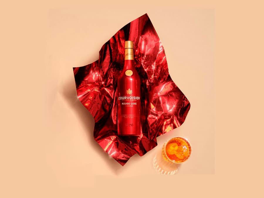 Courvoisier Rouge Luxe Cognac được cho phát hành Courvoisier Rouge Luxe Cognac được cho phát hành