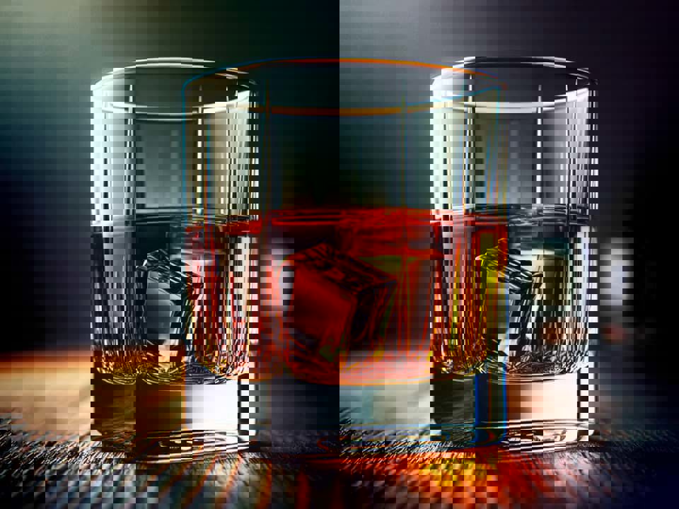 Sự khác nhau giữa small batch and single barrel whisky là gì? 