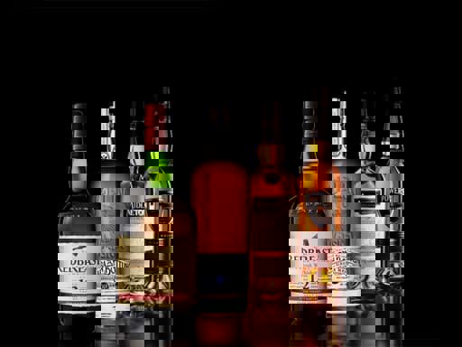 Sự khác nhau giữa Single malt Irish whisky và Single Pot still whisky là gì? 