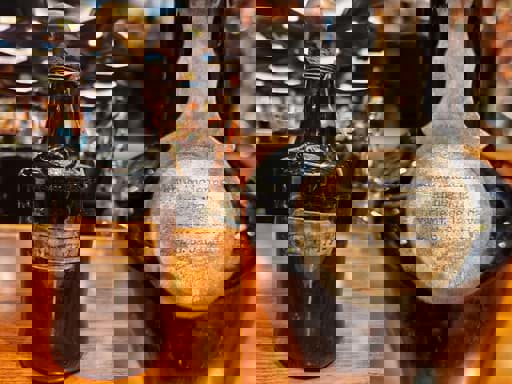 Rhum Ancienne annee 1772 lâu đời nhất thế giới