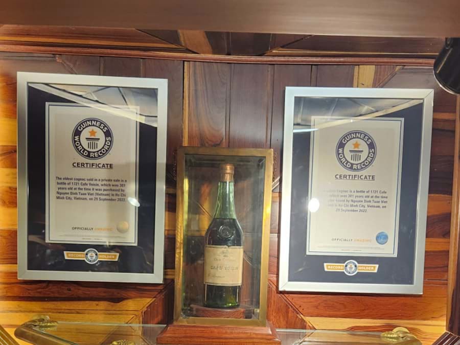 Chai rượu Cognac lâu đời nhất thế giới Chai rượu Cognac lâu đời nhất thế giới