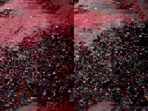 Tìm hiểu kĩ thuật sản xuất rượu vang - Carbonic maceration 