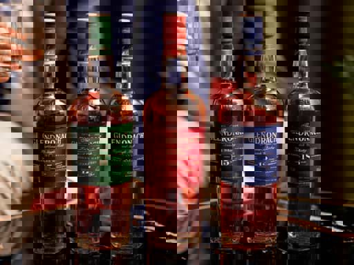 Diện mạo mới của rượu Glendronach whisky với sự hợp tác từ Rankin 