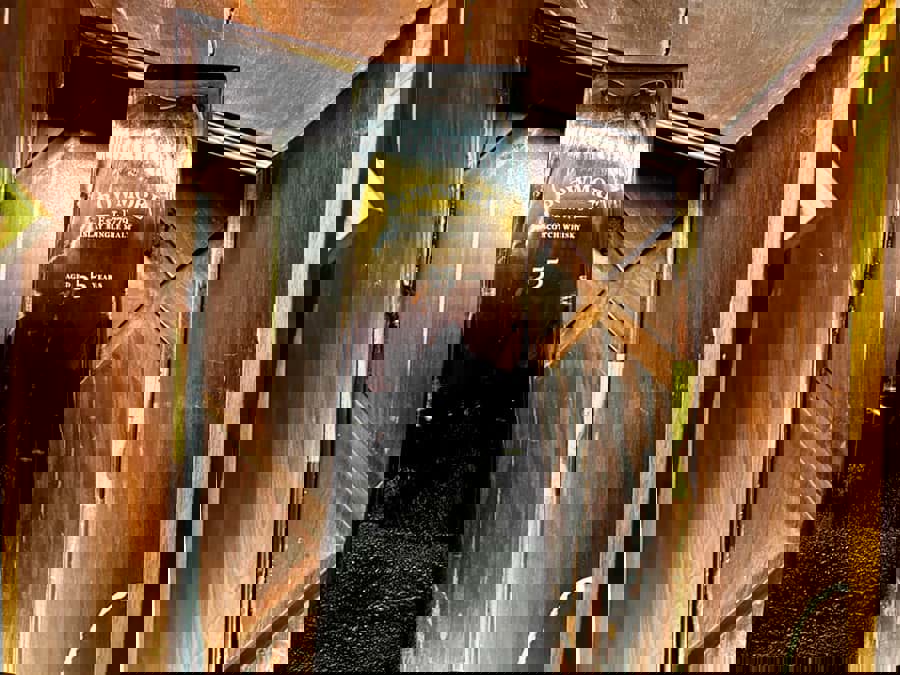 Bowmore STAC 55 năm - Phiên bản huyền thoại lâu đời nhất của Bowmore Distillery Bowmore STAC 55 năm - Phiên bản huyền thoại lâu đời nhất của Bowmore Distillery