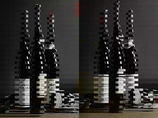 Domaine de la Romanee-Conti La Tache 1972 được bán với giá 150.000 USD