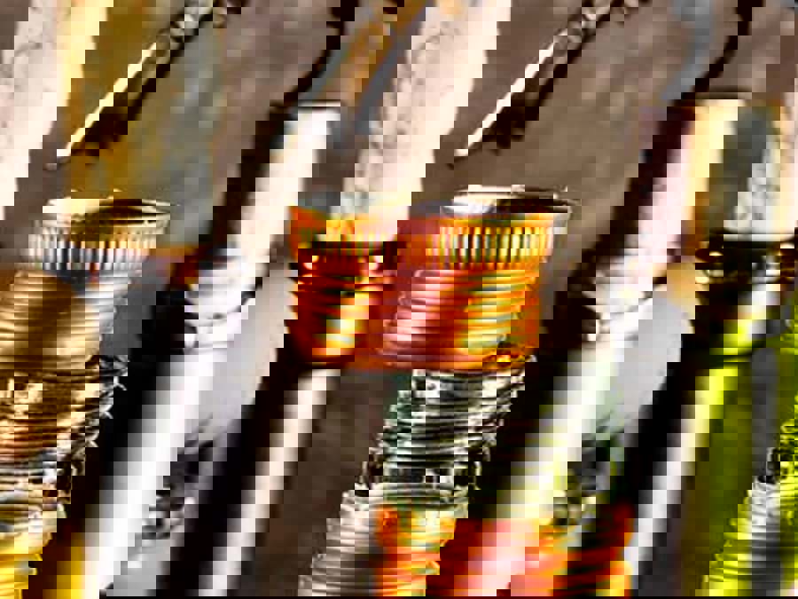 Sự khác nhau giữa nút bấn và nắp vặn Sự khác nhau giữa nút bấn và nắp vặn