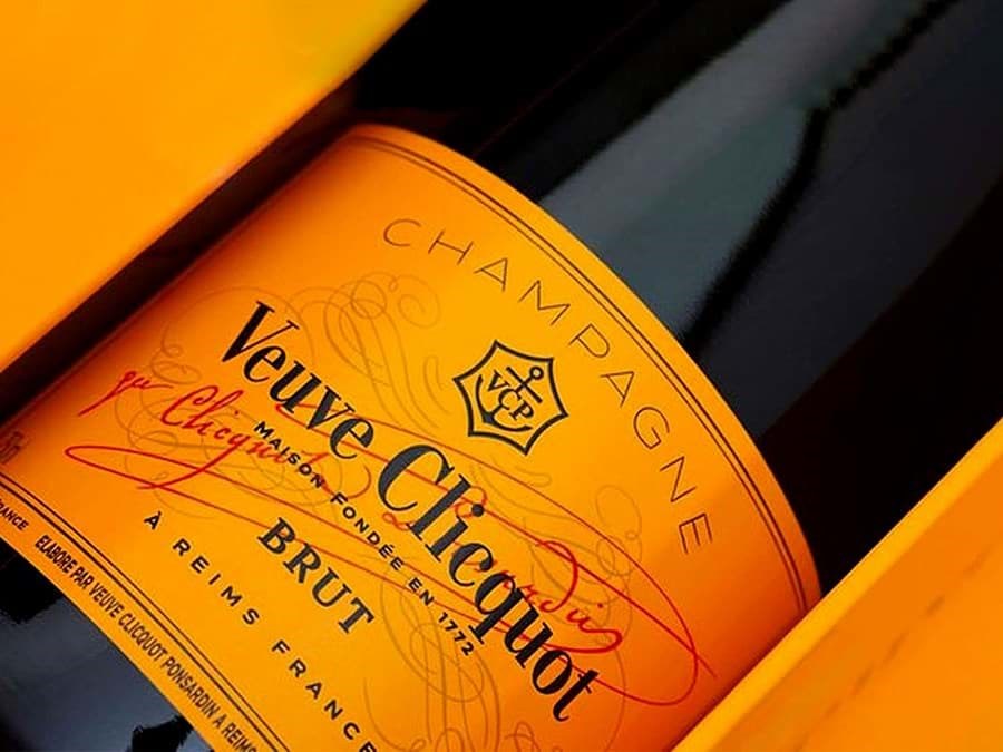 Quy định dán nhãn chai Champagne 