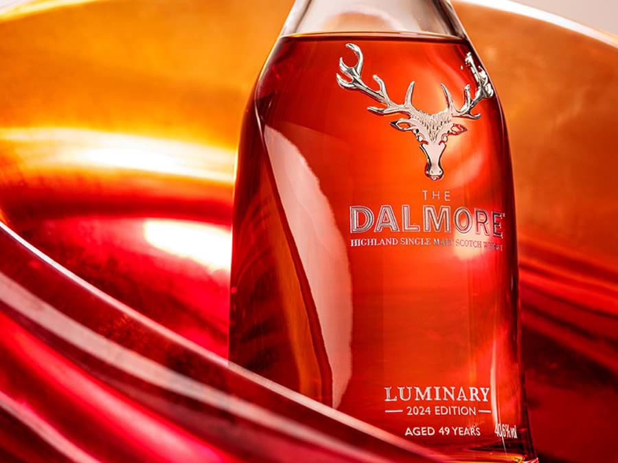 Dalmore 49 năm được bán với giá 117.400 USD tại cuộc đấu giá Sotheby's Dalmore 49 năm được bán với giá 117.400 USD tại cuộc đấu giá Sotheby's
