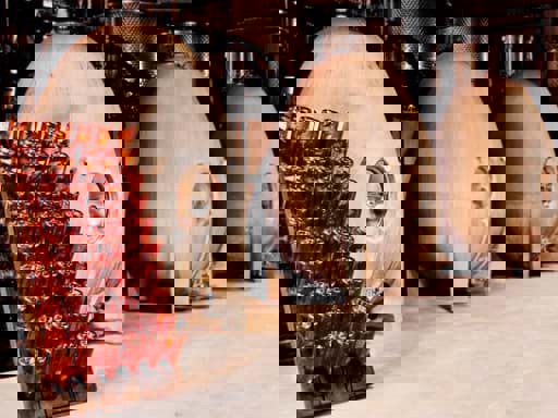 Tại sao nhiều nhà sản xuất sử dụng Concrete Egg để lên men và ủ rượu vang?