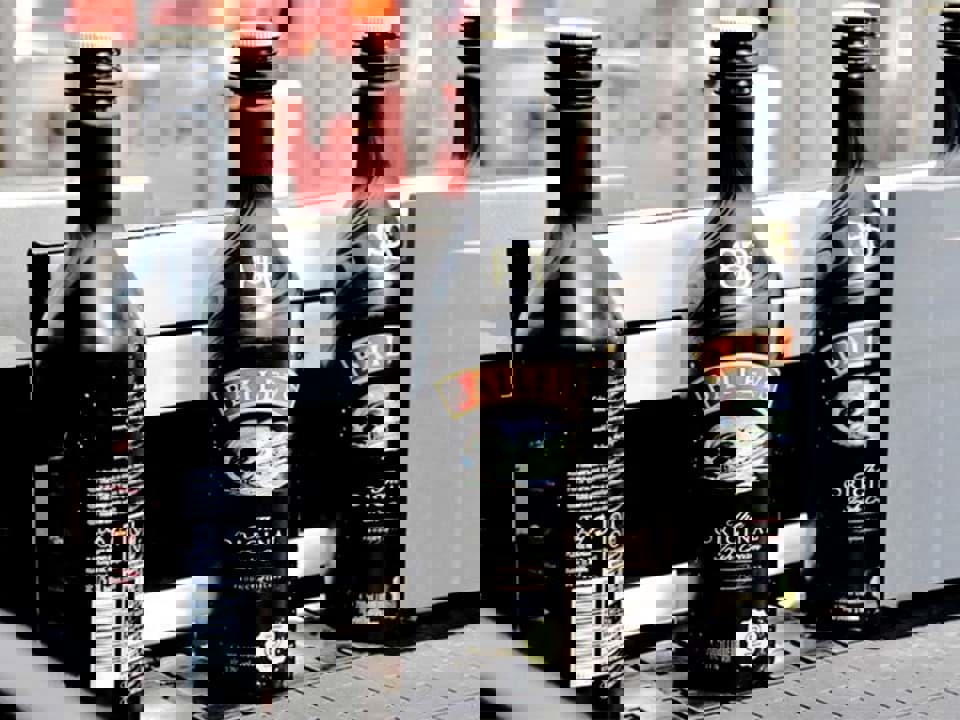 baileys-ra-mat-30-000-chai-nhom-baileys-original-irish-cream