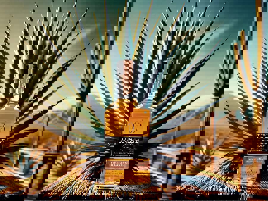 Lunazul Tequila lần đầu tiên gia nhập câu lạc bộ triệu thùng Lunazul Tequila lần đầu tiên gia nhập câu lạc bộ triệu thùng