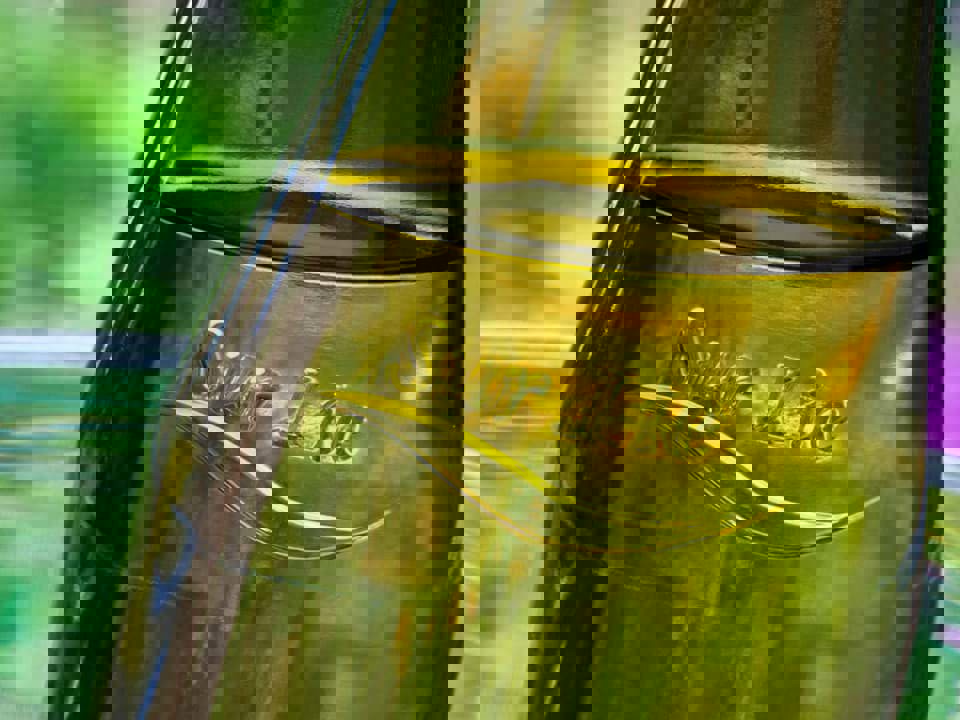 "Lees" trong rượu vang là gì? 