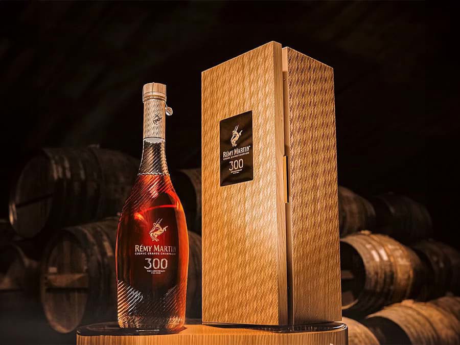 Remy Martin phát hành dòng Cognac mới phiên bản kỉ niệm 300 năm Remy Martin phát hành dòng Cognac mới phiên bản kỉ niệm 300 năm