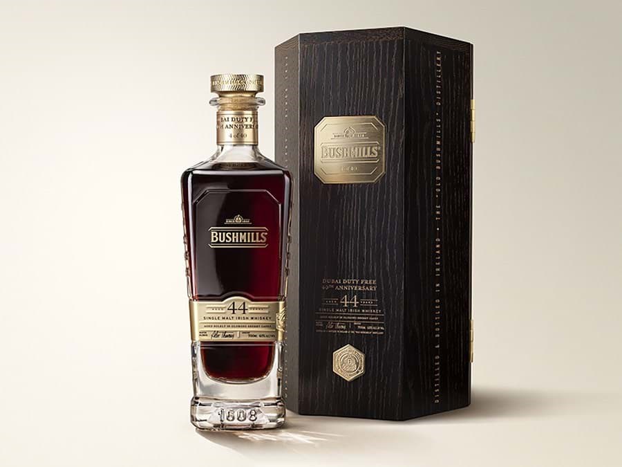 Bushmill phát hành chai rượu whisky lâu đời nhất 