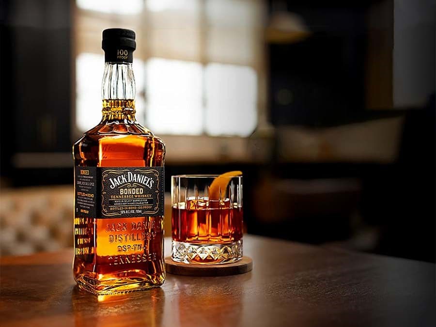 Bottled-In-Bond có ý nghĩa gì trên một số nhãn chai rượu