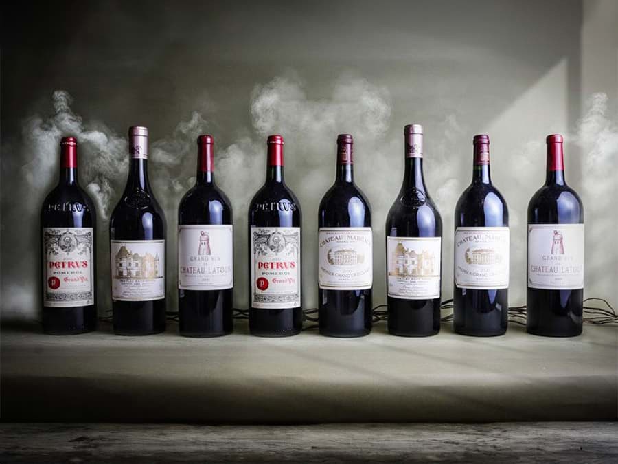 Bộ sưu tập rượu vang Bordeaux 1995 và 2000 sẽ được đấu giá với mức giá hơn 600,000 Euro Bộ sưu tập rượu vang Bordeaux 1995 và 2000 sẽ được đấu giá với mức giá hơn 600,000 Euro
