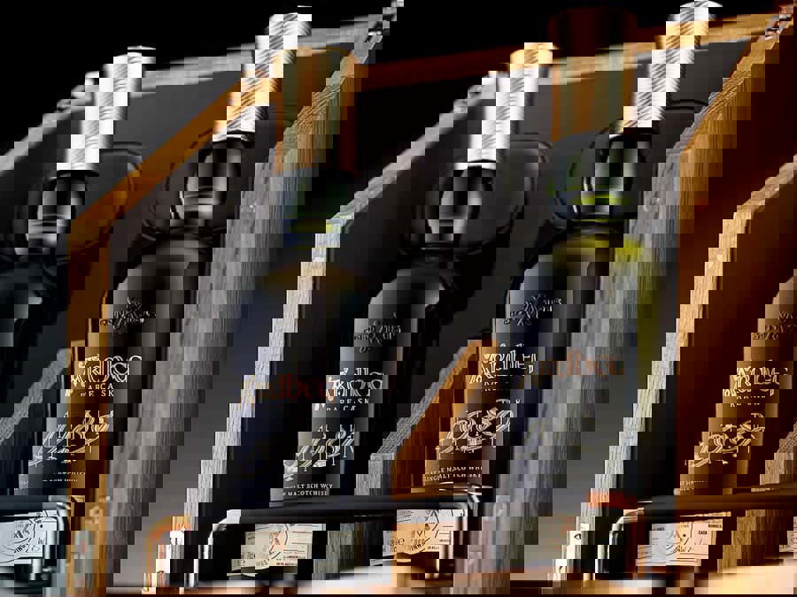 Ardbeg ra mắt The Rollercoaster với giá 100.000 Euro Ardbeg ra mắt The Rollercoaster với giá 100.000 Euro