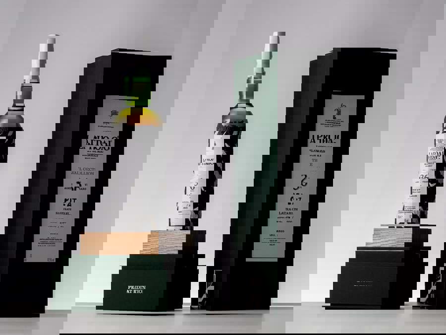 Laphroaig 36 năm được phát hành với giá £4.500 Laphroaig 36 năm được phát hành với giá £4.500