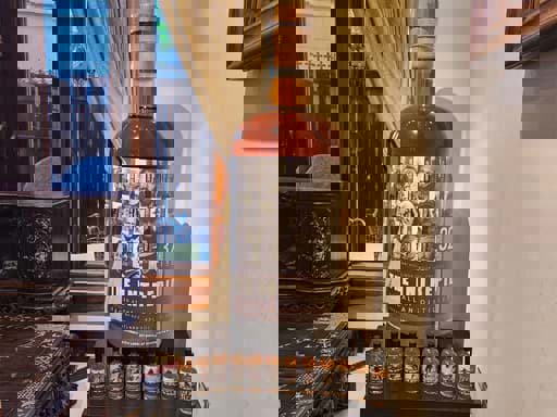 Chai whisky lớn nhất thế giới đã có mặt tại Việt Nam