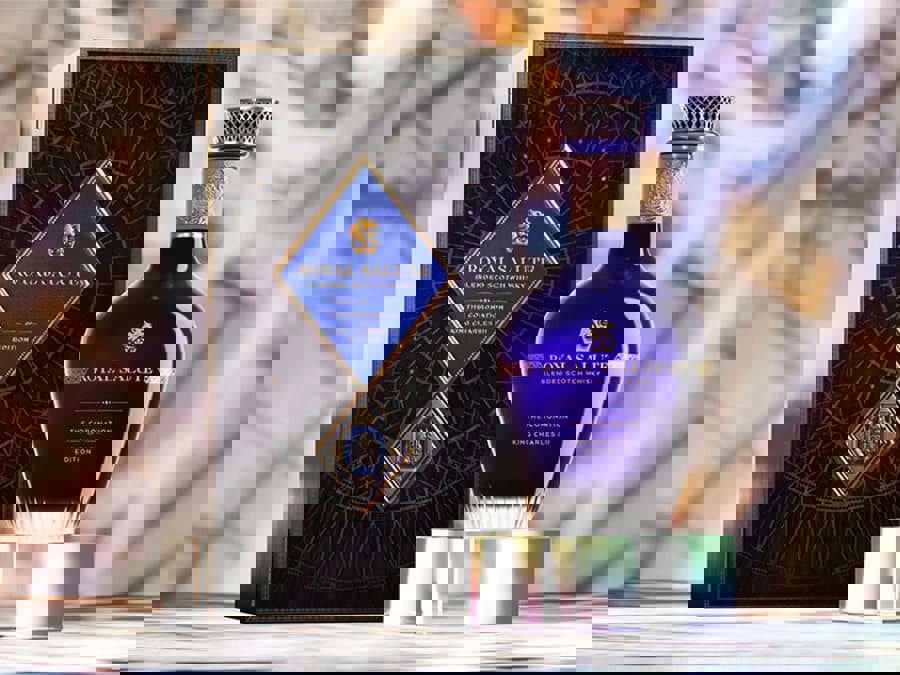 Royal Salute Coronation of King Charles III Edition được phát hành Royal Salute Coronation of King Charles III Edition được phát hành