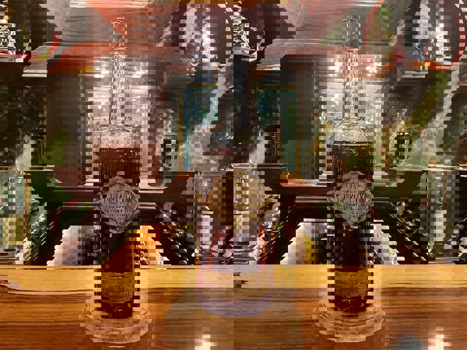 Chai rượu whisky lâu đời nhất thế giới