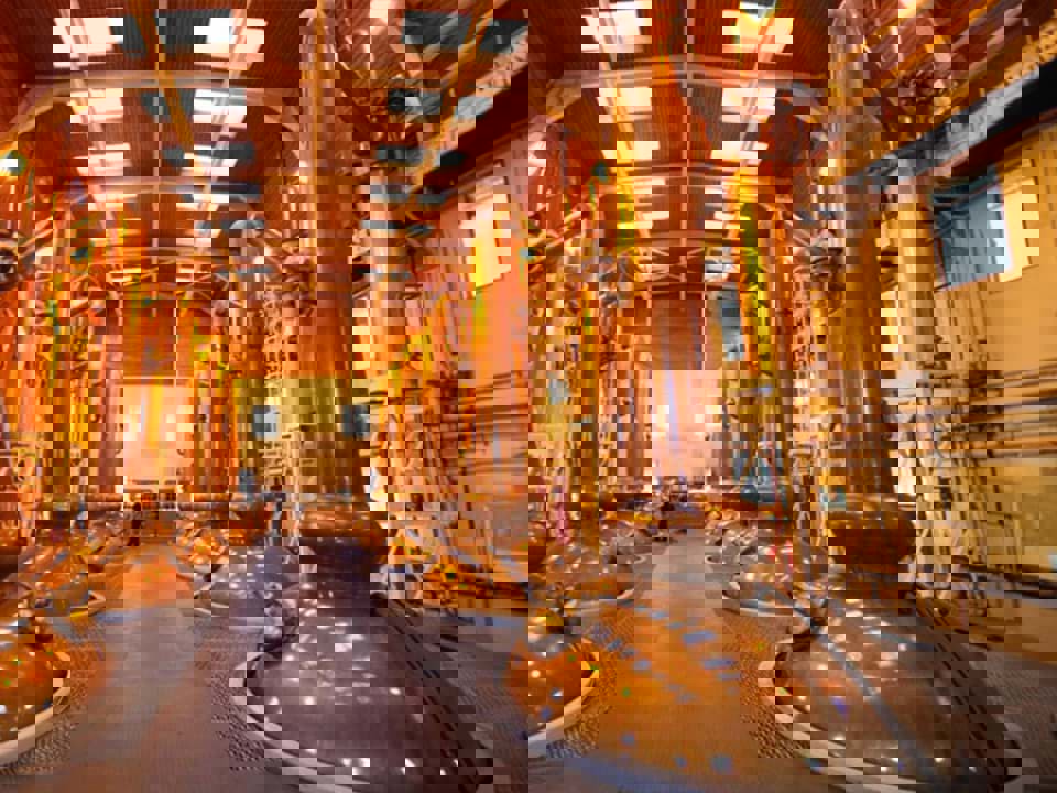 Tất cả những điều bạn cần biết về rượu Whisky chưng cất ba lần