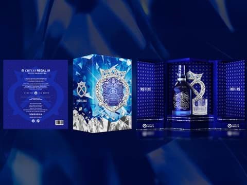 Chivas 18 xanh hop qua Tet 2025