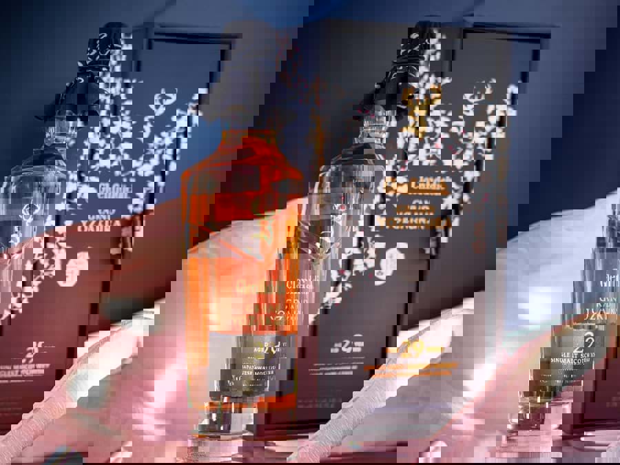 Glenfiddich phát hành Grand Yozakura Limited Edition Glenfiddich phát hành Grand Yozakura Limited Edition