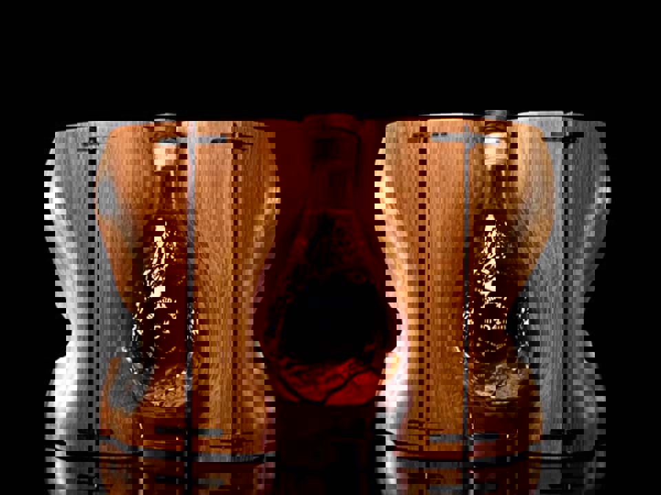 Highland Park phát hành chai Single malt whisky 54 năm 