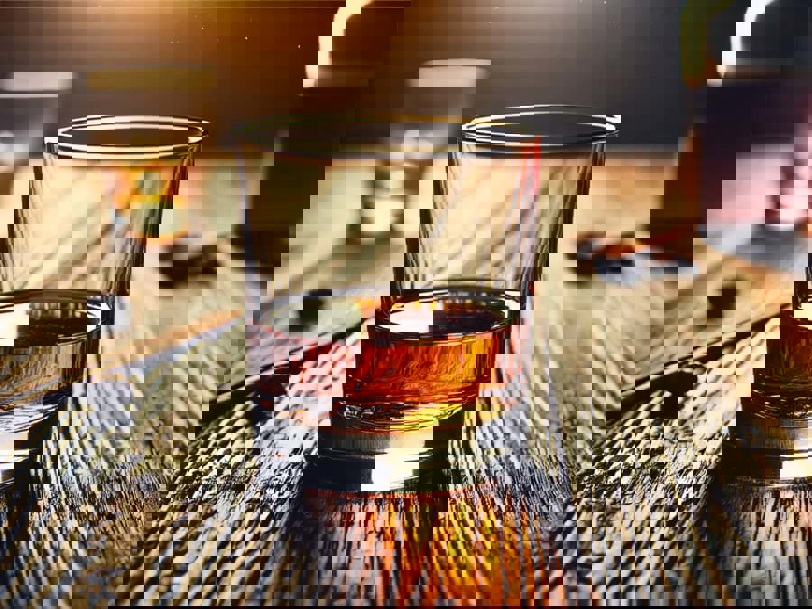 Tại sao có hai cách viết khác nhau của whisky/whiskey? Tại sao có hai cách viết khác nhau của whisky/whiskey?