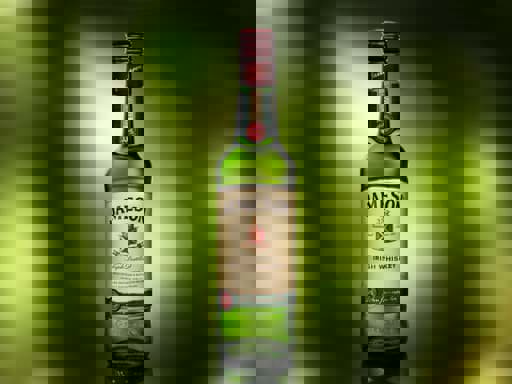 Doanh số rượu Irish whisky tăng trưởng trong năm 2022