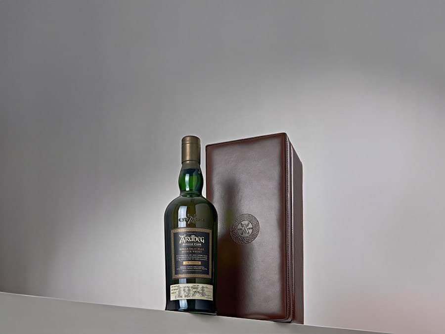 Ardbeg 1974 bán đấu giá với mức giá kỷ lục 