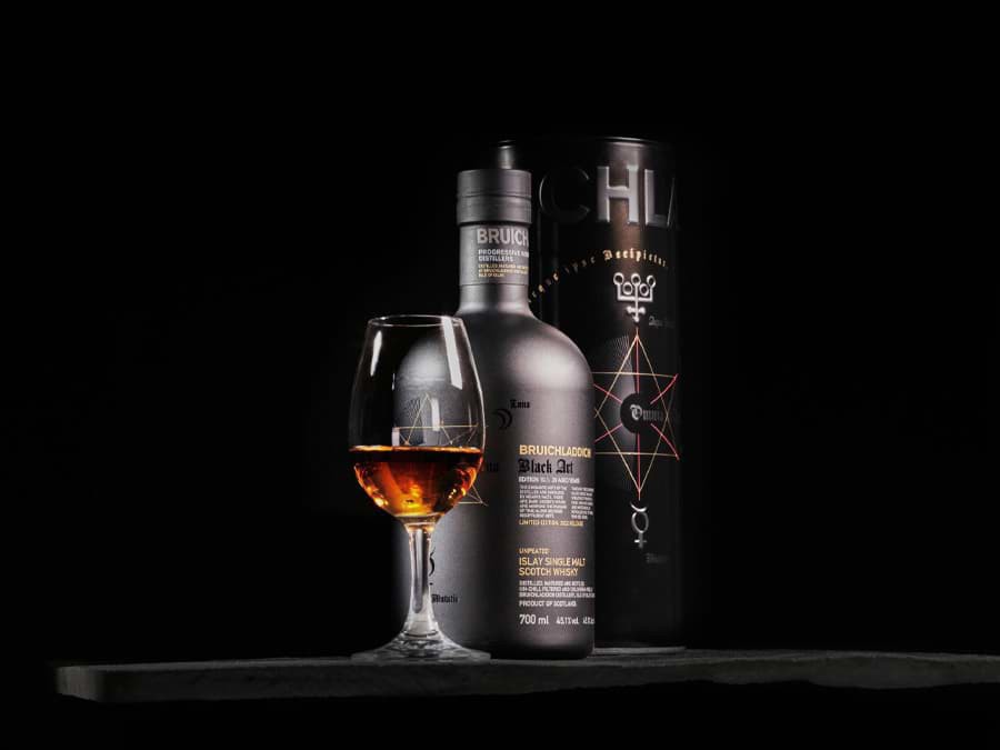 Bruichladdich Black Art 10 được phát hành Bruichladdich Black Art 10 được phát hành