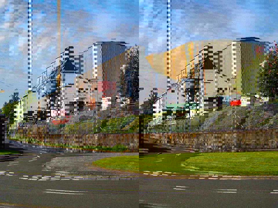 Khám phá sự đa dạng của rượu whisky mạch nha của nhà máy chưng cất Loch Lomond