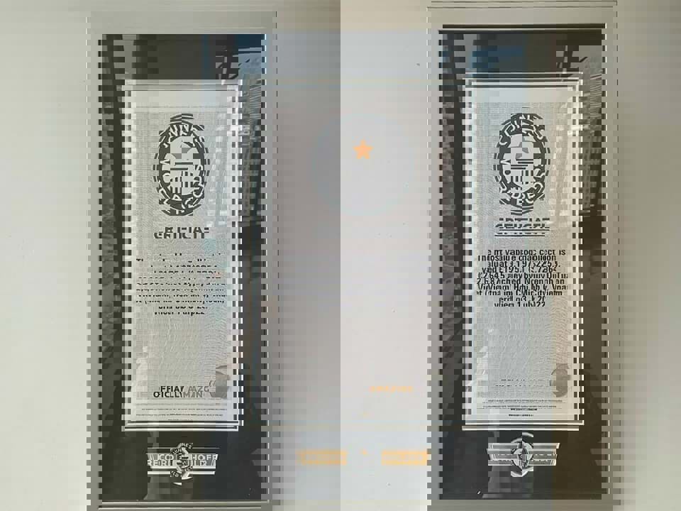 Doanh nhân Nguyễn Đình Tuấn Việt nhận Kỷ lục Guinness cho bộ sưu tập Cognac