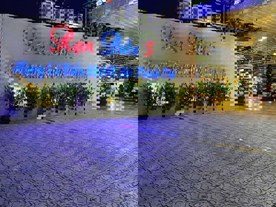 Nhà hàng miễn phí mang rượu vào - Rạn Biển TP.HCM