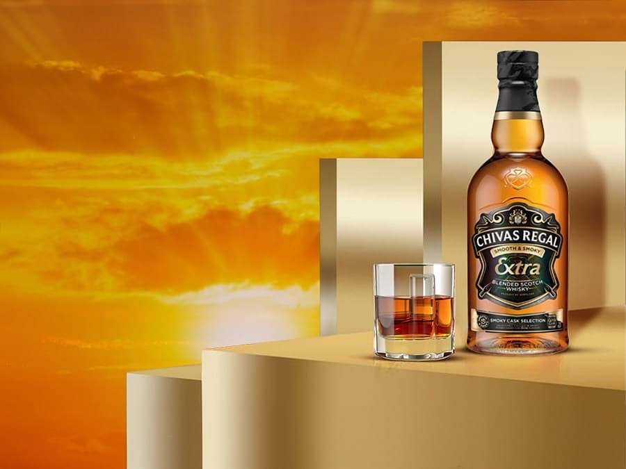 Chivas Regal Extra Smoky Cask Selection được phát hành 