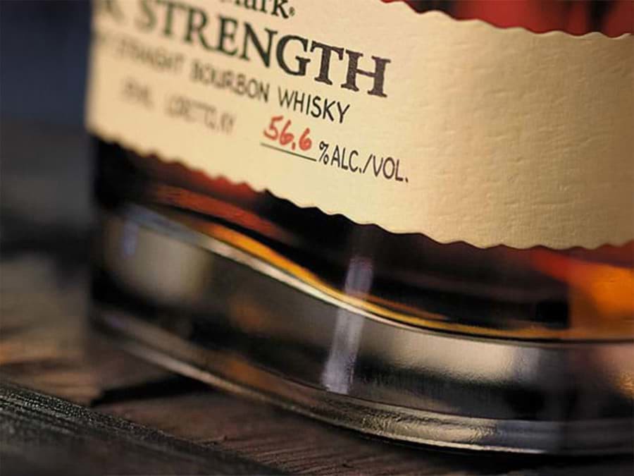 Thưởng thức rượu whisky ở nồng độ cồn cao Thưởng thức rượu whisky ở nồng độ cồn cao