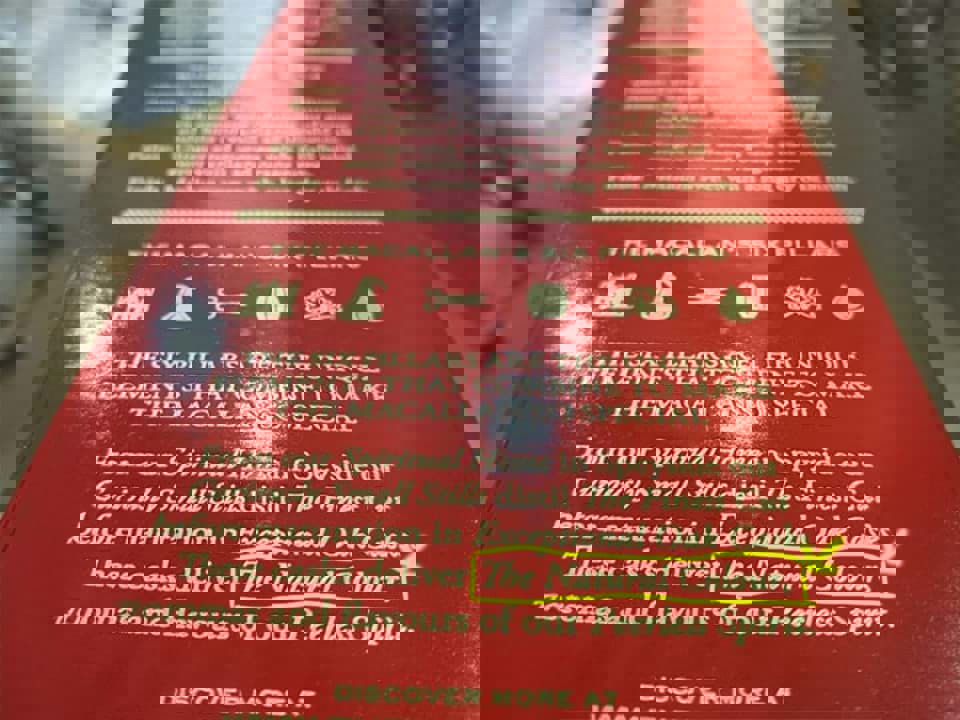 Natural Colour trên chai Whisky hàm ý gì?